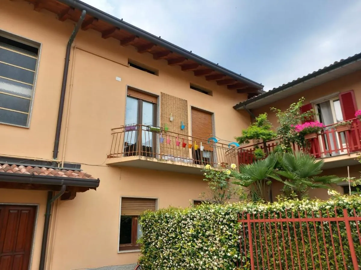 Holiday House - Leo & Malu Sarnico 0*,  Italy
